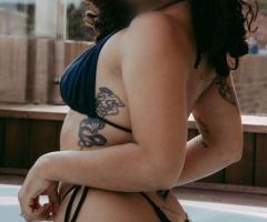 SOY UNA JOVEN EXÓTICA DE PIES A CABEZA
