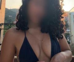 SOY UNA JOVEN EXÓTICA DE PIES A CABEZA