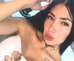 ARDIENTE LATINA CON DESEOS DE LUJURIA A TOPE