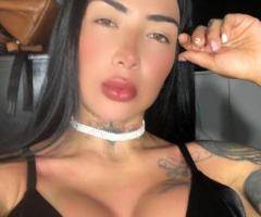 ARDIENTE LATINA CON DESEOS DE LUJURIA A TOPE