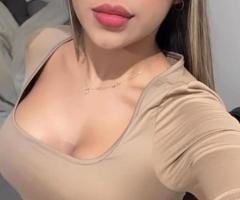 Hermosa y cariñosa tu mejor escape