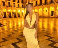 Nikol, latina ardiente y juguetona