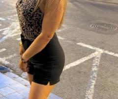 LATINA CON GANAS DE POLLA Y COMIDA DE COÑO