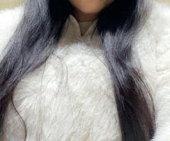 UNA CHICA CARIÑOSA Y COQUETA