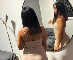 UNA CHICA CARIÑOSA Y COQUETA