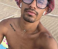 Chico joven gay en Barcelona