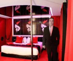 ACOMPAÑANTE MASCULINO, ELEGANTE Y SEDUCTOR PARA MUJERES