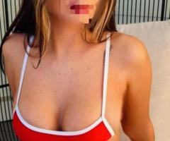 ARLET, joven bellezón  curvas femeninas envolventes, rostro seductora, apasionada, sensual.