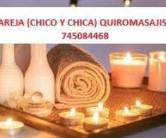 PAREJA DE CHICO Y CHICA QUIROMASAJISTA CÁDIZ